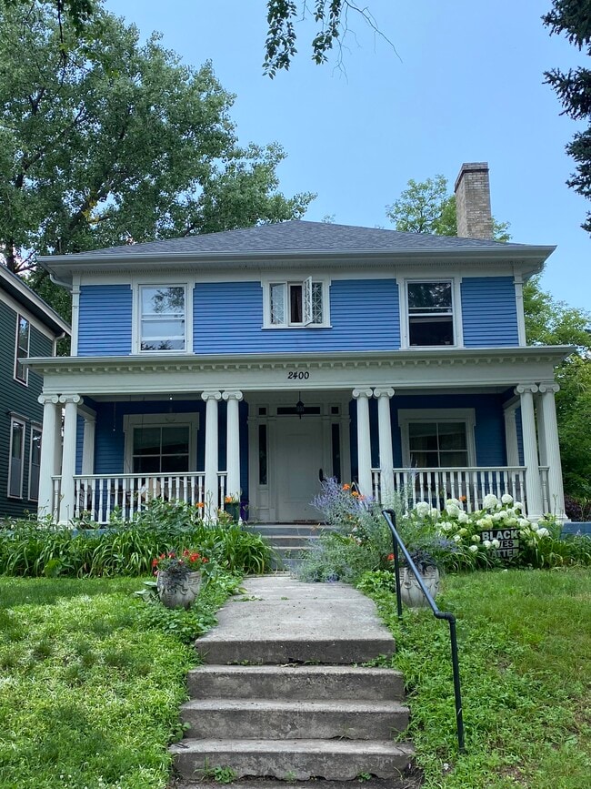 Building Photo - 2400 Pleasant Avenue South