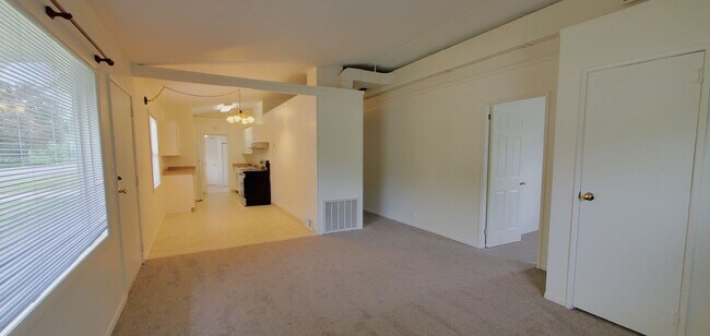 Building Photo - Awesome 3 Bedroom Single Family Home for R...