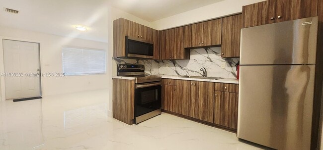 Foto del edificio - 2240 NW 18th St