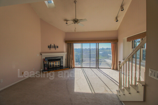 Building Photo - 205 River Breeze Dr