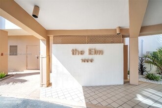 Building Photo - 1000 St Charles Pl