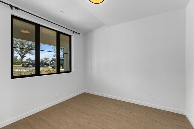 Foto del edificio - Modern Coastal Lease in Top of the World