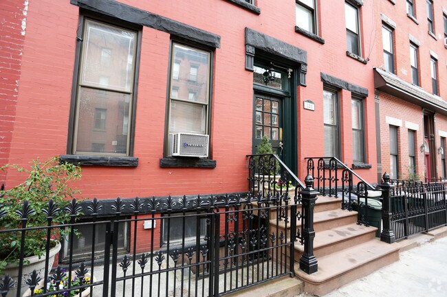 Building Photo - 228 Sackett St