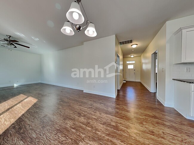 Foto del edificio - 1027 Monitor Ct