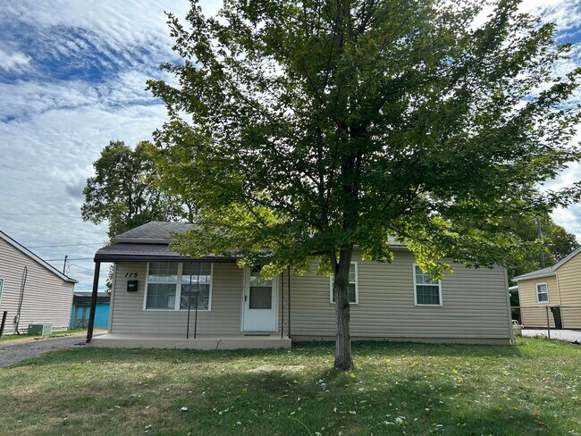 Foto del edificio - 115 Phelps Rd