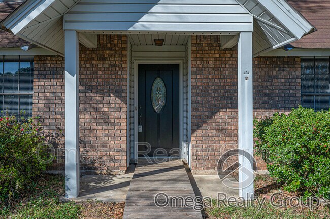 Building Photo - 5827 Darien Dr