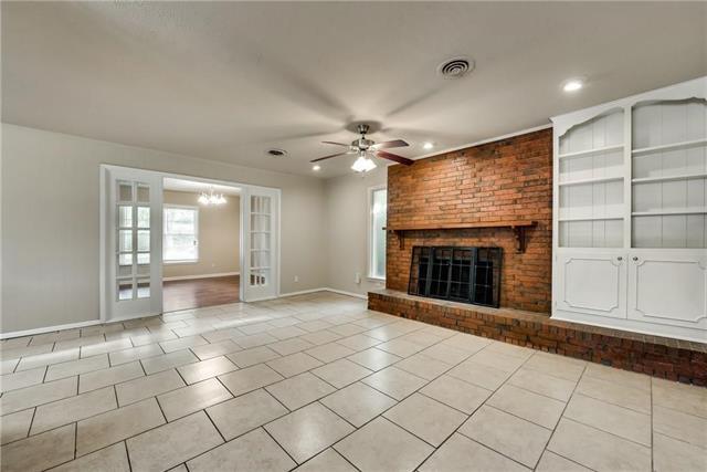 Building Photo - 1601 Larkspur Dr