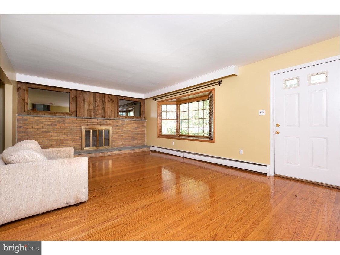 Primary Photo - 544 Kromer Ave