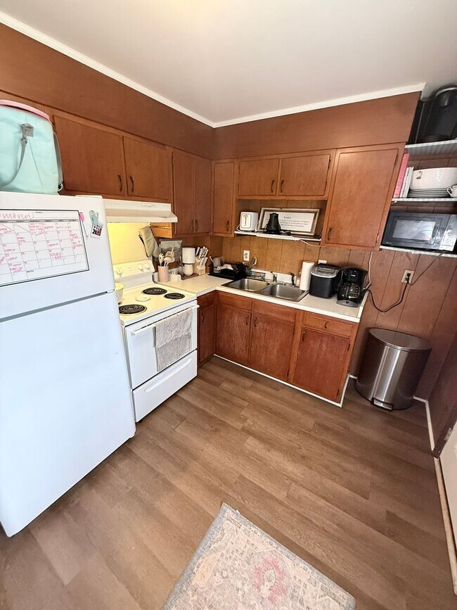 Foto del edificio - Riverdale Duplex Available July 2026