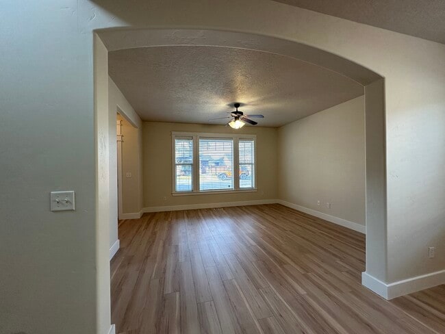 Foto del edificio - 7700 N Abe Ln