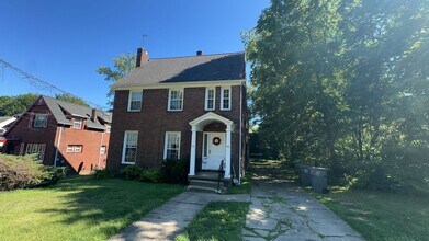 Building Photo - 171 Upland Ave