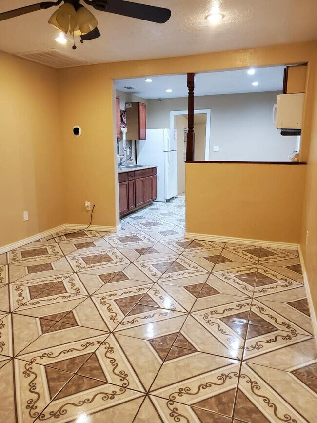 Foto del edificio - 911 W Hendricks St