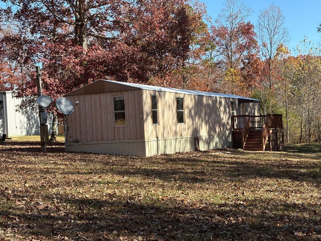 Primary Photo - Spacious singlewide on private lot!