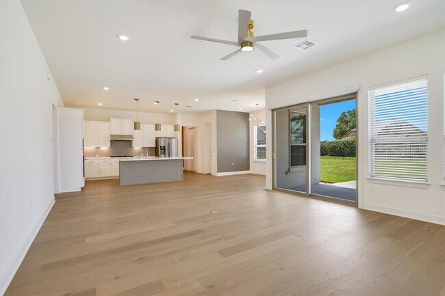 Building Photo - 1809 Mazarro Dr