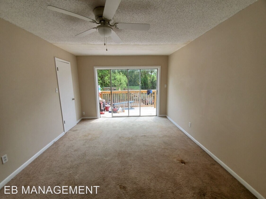 Primary Photo - 1402 E Gore St