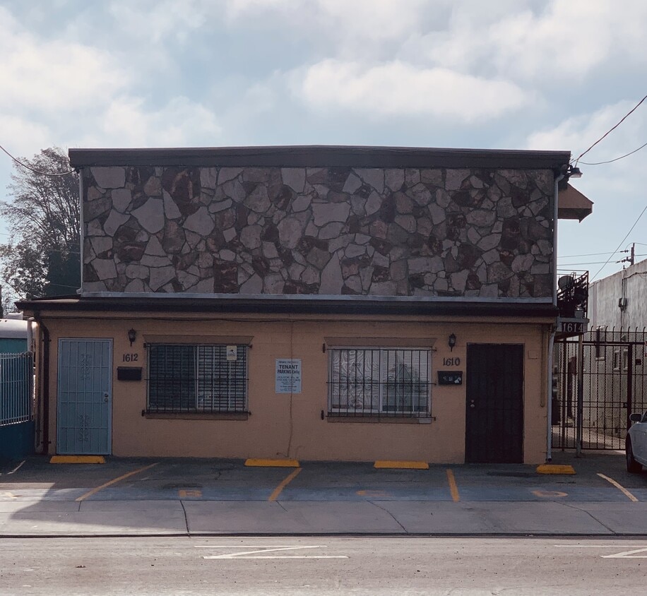 Primary Photo - 1610 Rumrill Blvd