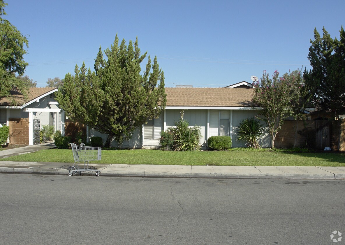 Primary Photo - 81-89 W Santa Ana Ave