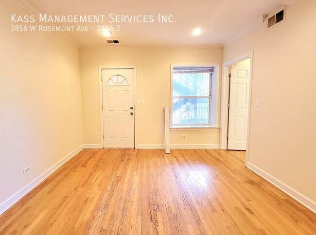 Foto del edificio - 2856 W Rosemont Ave