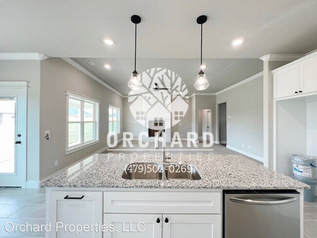 Foto del edificio - 4 br, 2 bath House - 983 Madden St.