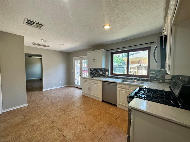 Building Photo - 3815 Flintrock Ln