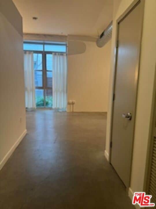 Building Photo - 527 Molino St