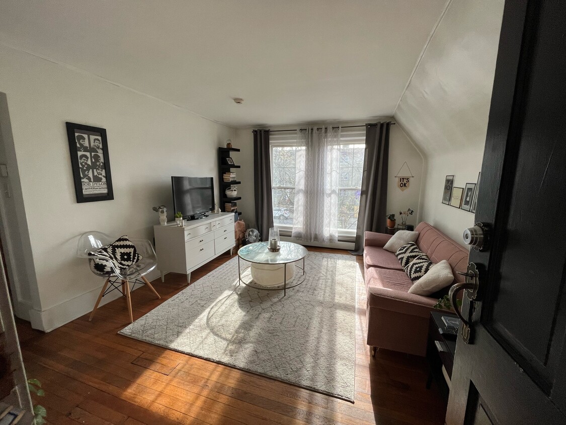 Primary Photo - 619 Elmwood Ave