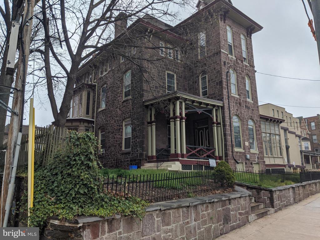Building Photo - 4041 Baltimore Ave