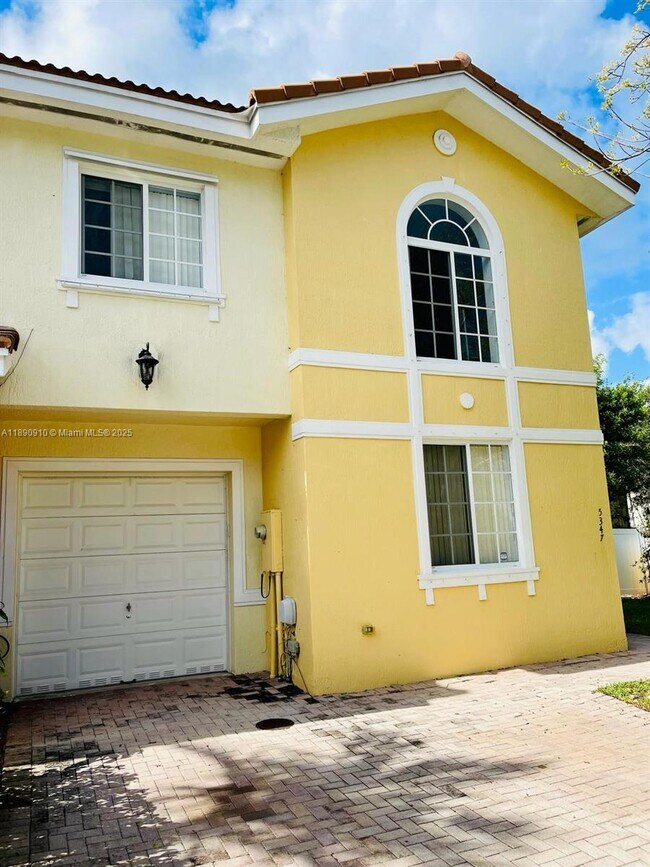 Foto del edificio - 5347 SW 40th Ave