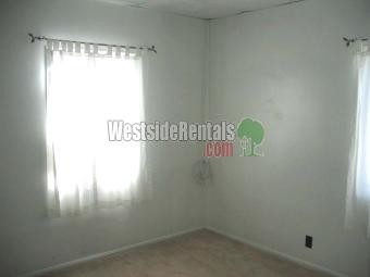 Building Photo - 14621 Sayre St