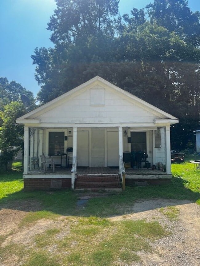 Building Photo - 409 B Birch St