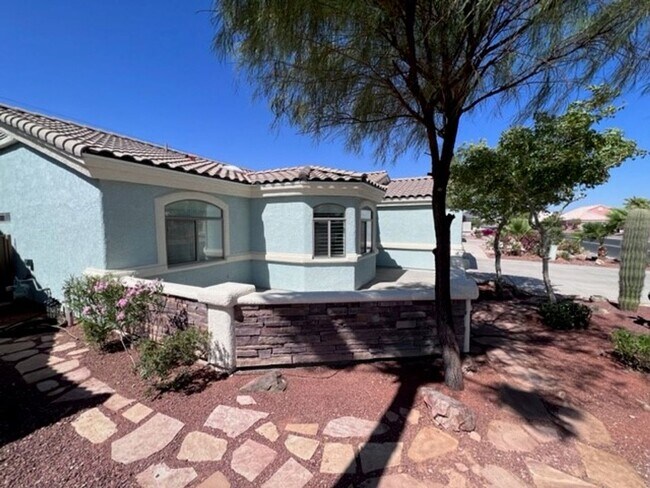 Foto del edificio - 3 Bedroom Los Lagos Lake View Home w/Boat ...