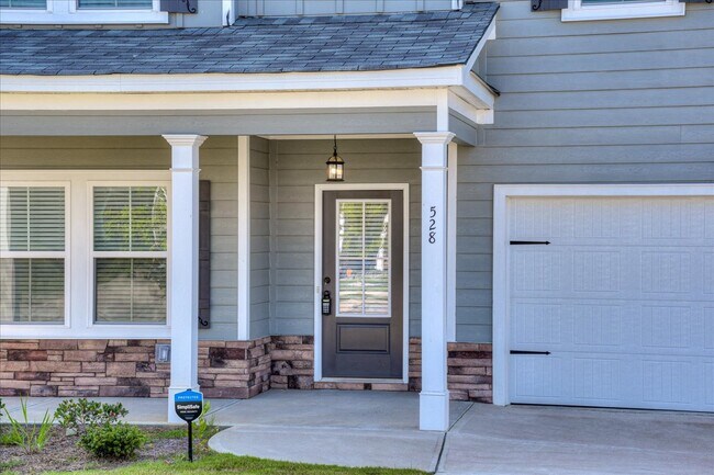 Building Photo - 528 Fermoy Ln