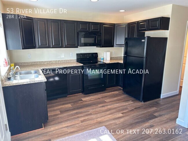 Building Photo - Great Community, Beautiful Riverfront Neig...
