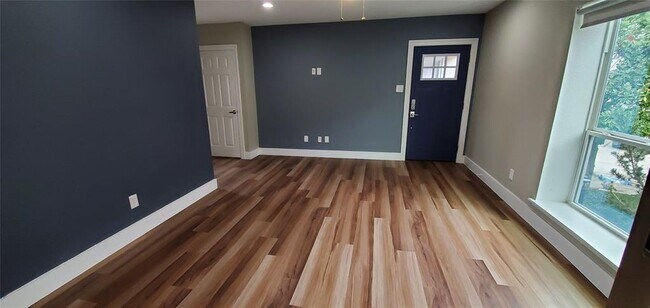 Building Photo - 1811 Stoney Brook Dr