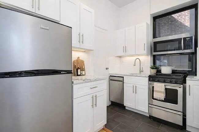 Building Photo - 284 Mulberry St