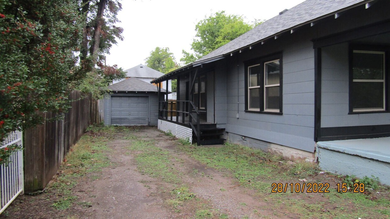 Primary Photo - Old town north home newly redone