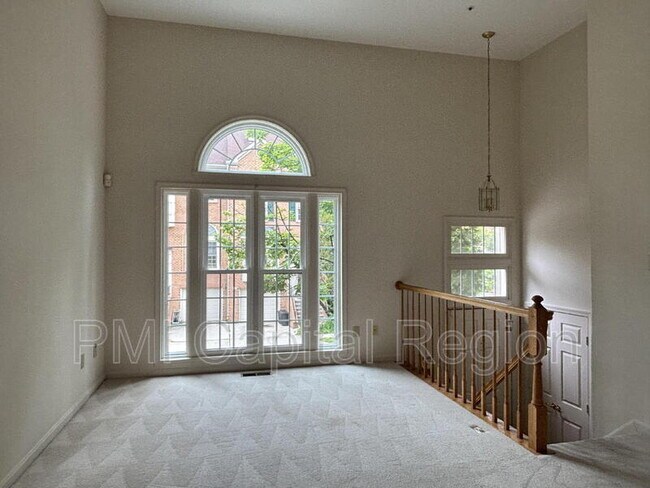 Foto del edificio - 2050 Westchester Dr