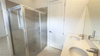 Building Photo - 5105 Panella Ave