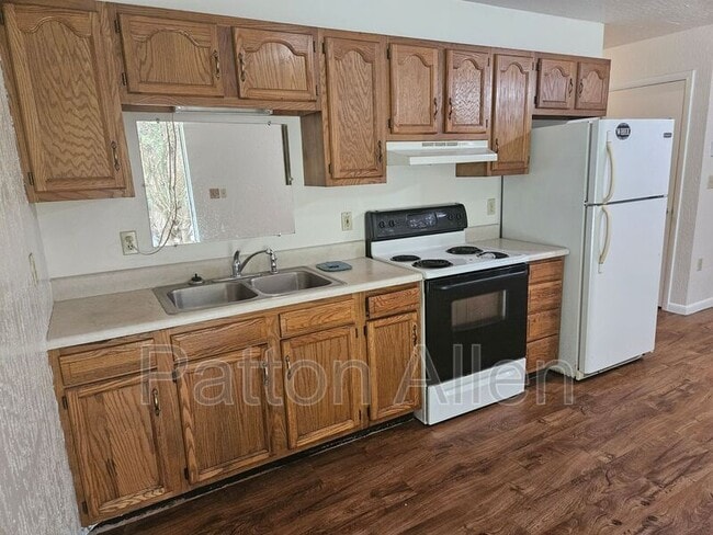 Building Photo - 77 Pincushion Ln