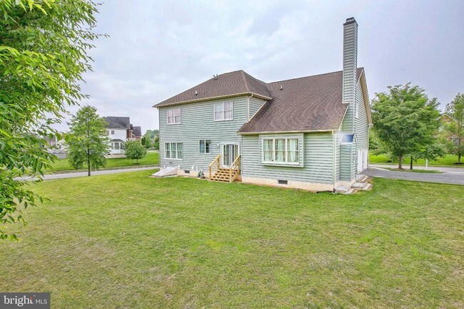 Building Photo - 917 Mather Dr