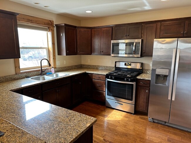 Building Photo - 504 Fowler Ave