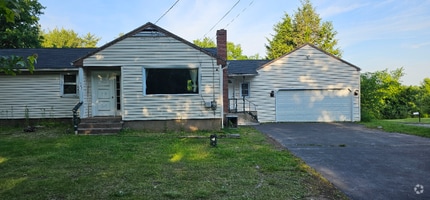 Building Photo - 167 S Main St