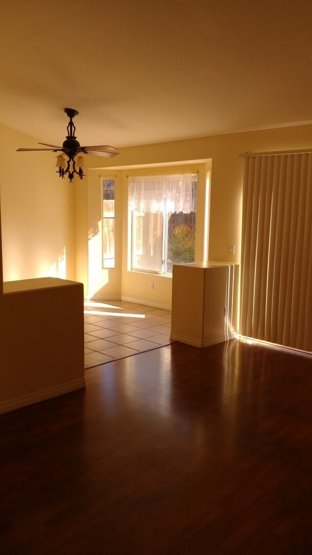 Building Photo - 1343 Bristol Ct