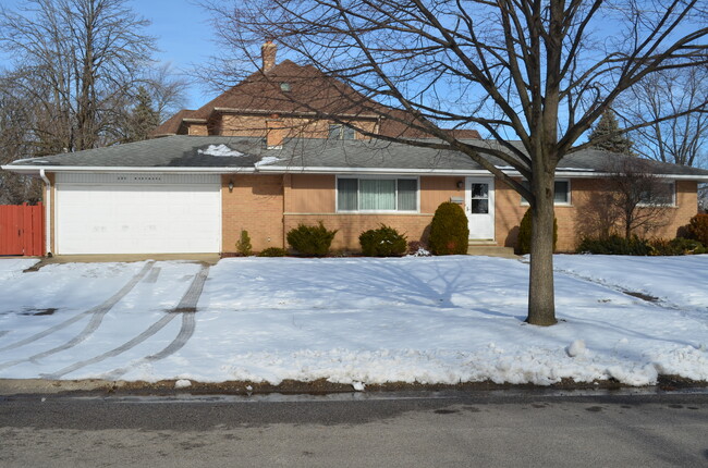 Building Photo - 280 Westmere Rd