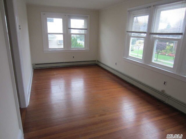 Building Photo - 123 Hillside Ave