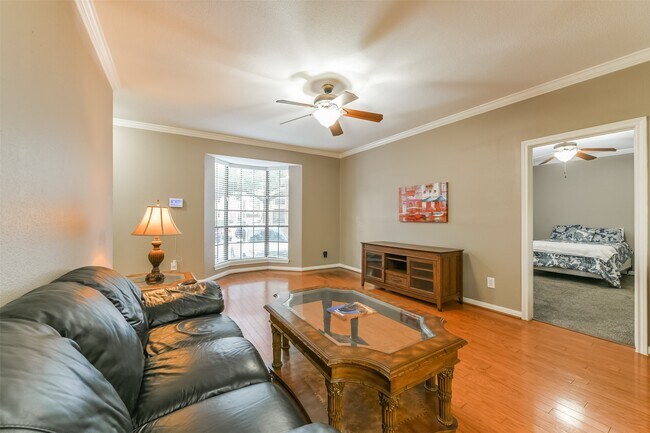 Foto del edificio - 2255 Braeswood Park Dr