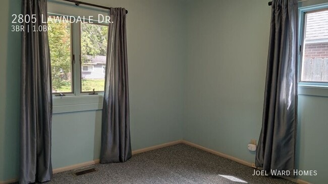 Foto del edificio - 2805 Lawndale Dr