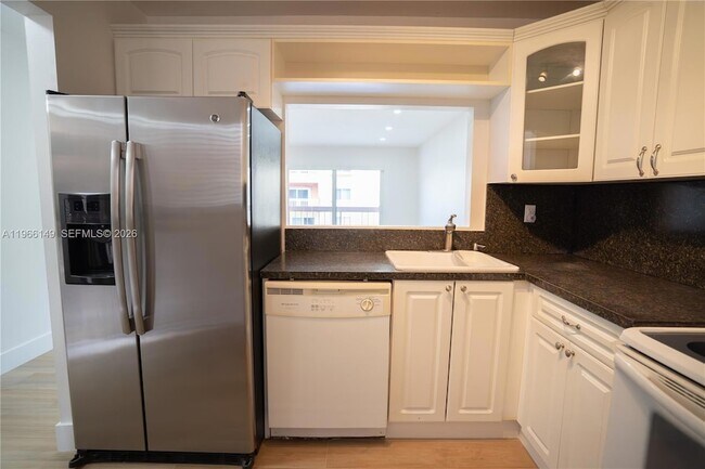 Foto del edificio - 7720 Camino Real