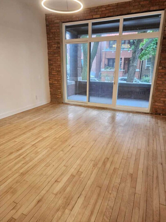 Foto del edificio - 820 N Leavitt St