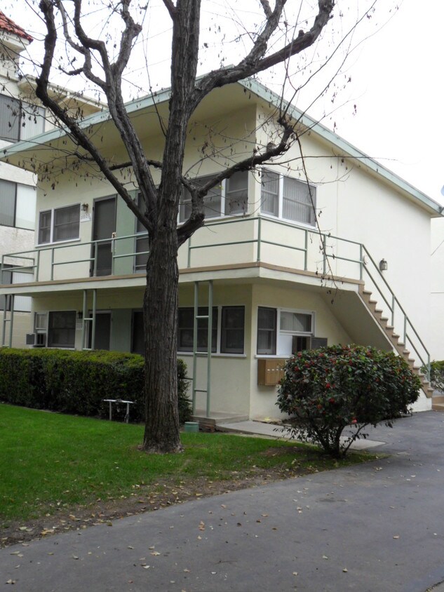 795 Bachelors Available for Rent in Los Angeles, CA